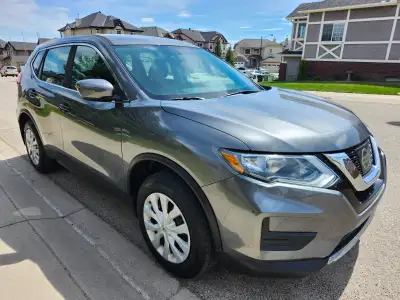Selling my 2017 Nissan Rogue AWD with only 85200 KM on it. Automatic transmission with Tiptronic and...