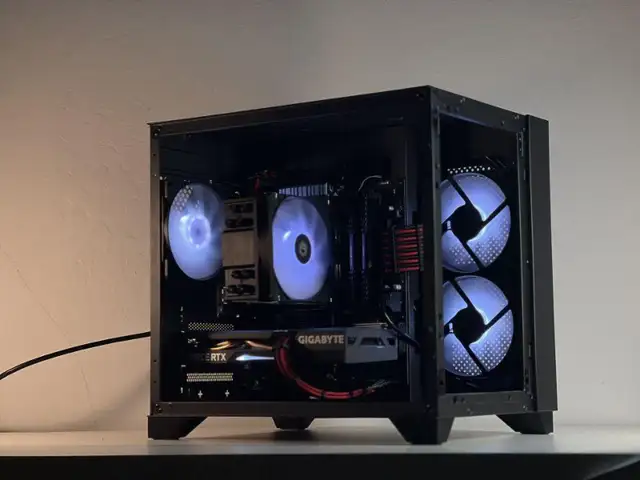 PC Gamer /Gaming PC - Nvidia GeForce RTX 3080 + AMD Ryzen 7 7700 in Desktop Computers in City of Montréal - Image 7