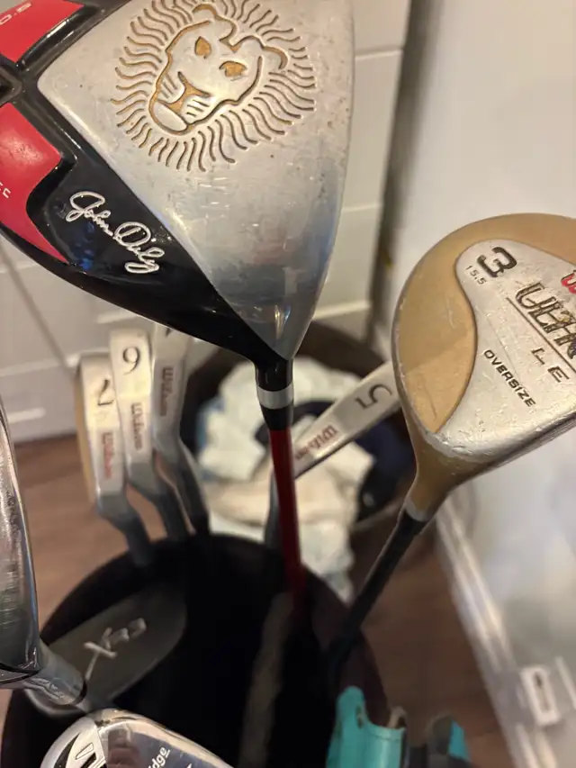 women’s right handed golf clubs and bag  in Golf in Guelph - Image 10