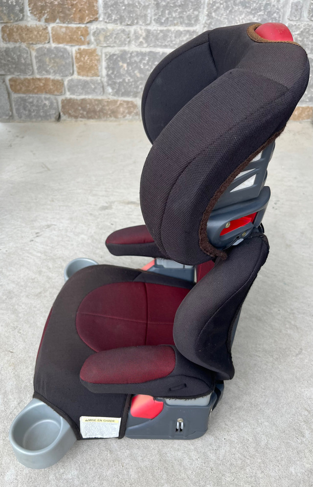 Graco Booster car seat in good condition  in Strollers, Carriers & Car Seats in Markham / York Region - Image 3