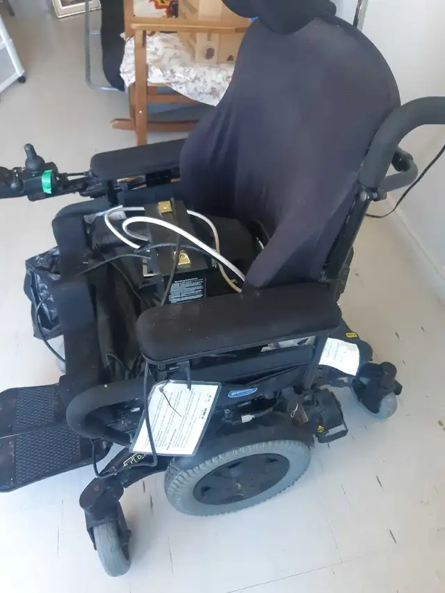 electric assistive wheelchair in Health & Special Needs in Kingston - Image 4