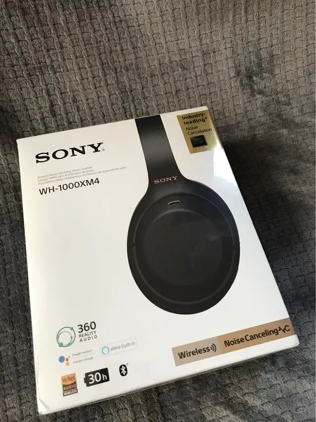 Sony WH-1000XM4 Wireless Noise-Canceling Headphones – Bluetooth in Headphones in Kitchener / Waterloo - Image 4