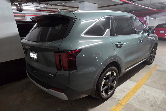 Lease Takeover *2025 Kia Sorento Hybrid EX AWD+$1,000 Incentive* in Cars & Trucks in Markham / York Region - Image 4