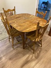 Table antique en bois avec rallonge et 4 chaises/ antique wood