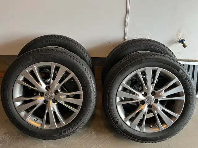 2010-2015 Tires with Rims For RX350 Only Used For Two Summers in Tires & Rims in Mississauga / Peel Region - Image 3