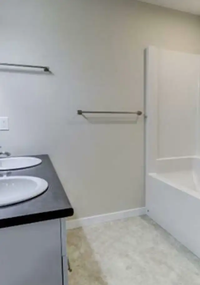 3 Bedroom/2.5 Bath Townhouse - Available January 1st, 2026 in Long Term Rentals in Whitehorse - Image 9