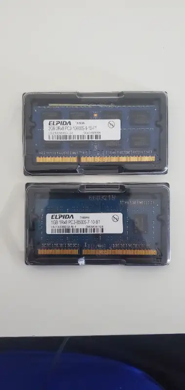 2 Memory Sticks. 2GB 2Rx8 PC364573399137665120