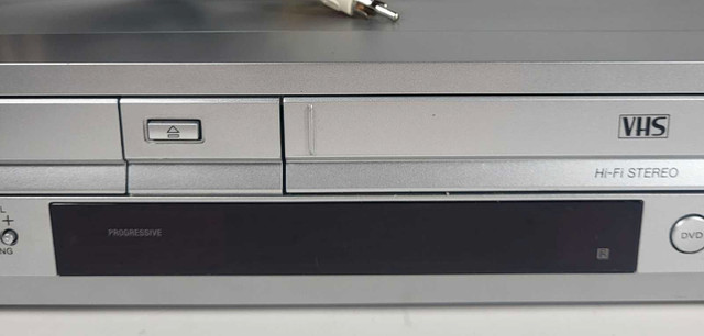 Sony SLV-D271P DVD VCR VHS Combo Player Recorder Tested Works in General Electronics in Oshawa / Durham Region - Image 3