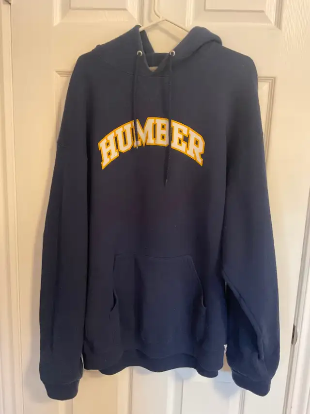 Humber College hoodie XXL in Men's in Oshawa / Durham Region - Image 2