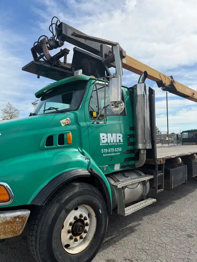 2005 Sterling LT9500 CAT C15 Engine 435 hp in Heavy Trucks in Windsor Region - Image 2