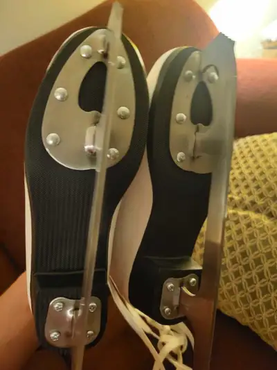 Size 4 Girls figure skates.