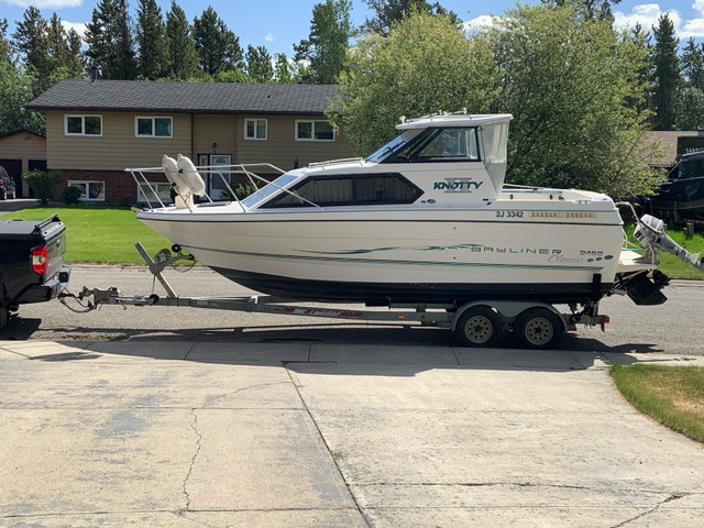 Bayliner 2452 Classic in Powerboats & Motorboats in Whitehorse