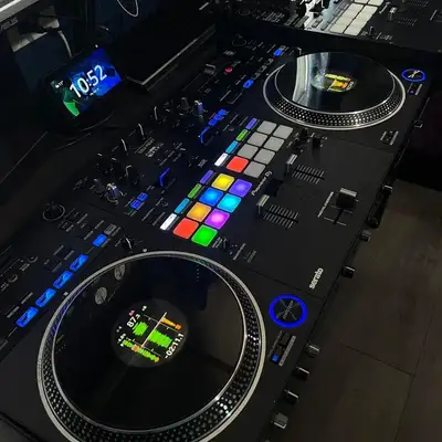 Pioneer DJ Rev7, View more