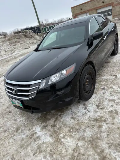 2010 Honda Accord CrossTour EXT Black in colour, leather interior, All wheel drive 409000 KM Runs an...