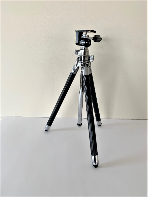 CAMERA TRIPOD STAND PHOTOGRAPHY BRASS EXTENDABLE STAND -USED in Cameras & Camcorders in Edmonton