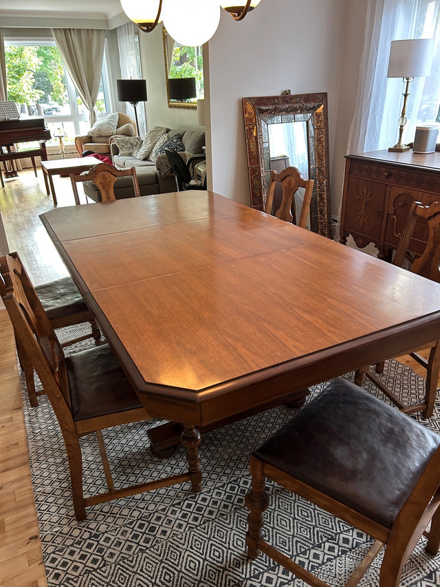 Table-buffet et chaises salle à manger dans Mobilier de salle à manger et cuisine  à Ville de Montréal