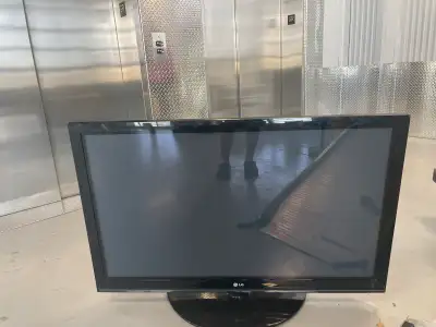 40’’ LG TV, View more