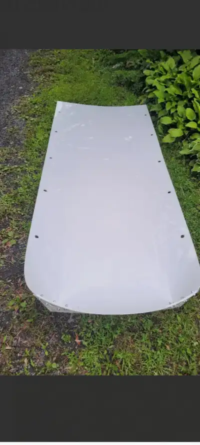 Trainneau pour sortir votre gibier.neuf! 3/16 d epais 4pied par 8 pied de long 250$ 3/16 depais 4pie...