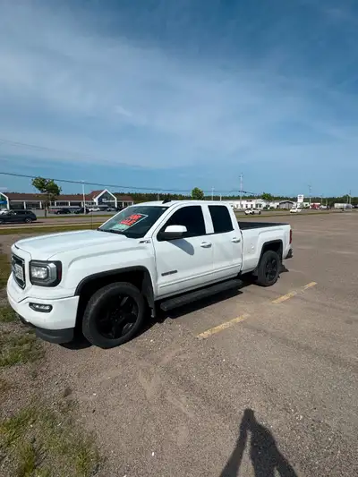 Selling my 2018 gmc sierra 5.3 elevation Good condition well maintained Runs mint No engine lights N...