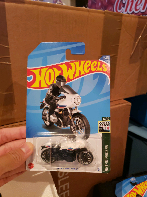 Hot wheels BMW R Nine T Racer Bike white Motorcycle in Arts & Collectibles in Markham / York Region