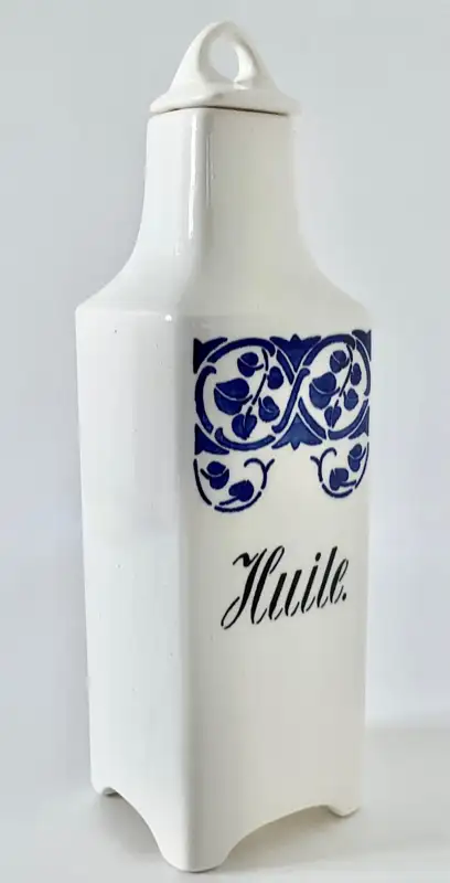 Vintage Collection Magnificent porcelain bottle from France OIL63417655575171121
