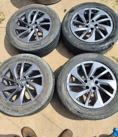 Size: 18x7 inches Bolt Pattern: 5x114.3 Center Bore: 66.1mm Offset: 35mm Tires size:225 60 18 all we...