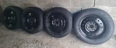 Set Of 4, Low Kms Starfire Winter Tires By Cooper, 205/60/16 On Clean 5x114.3 Rims Lots Of Tread, Ev...