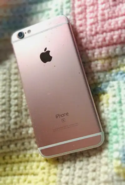 iPhone 6s FOR SALE! -Rose-gold pink -Apple A9 chip with embedded M9 motion coprocessor -Dual-core 1....