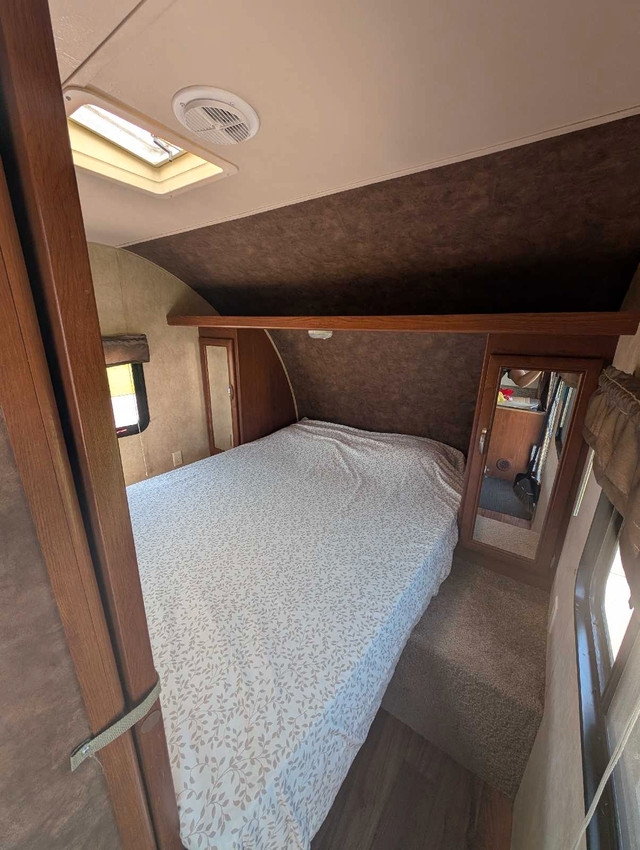 2015 Wildwood 281QBXL- Quad bunk travel trailer in Travel Trailers & Campers in Medicine Hat - Image 2