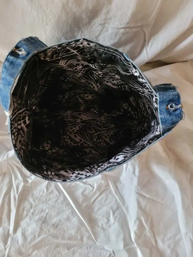 Denim Purse in Women's - Bags & Wallets in Sudbury - Image 4