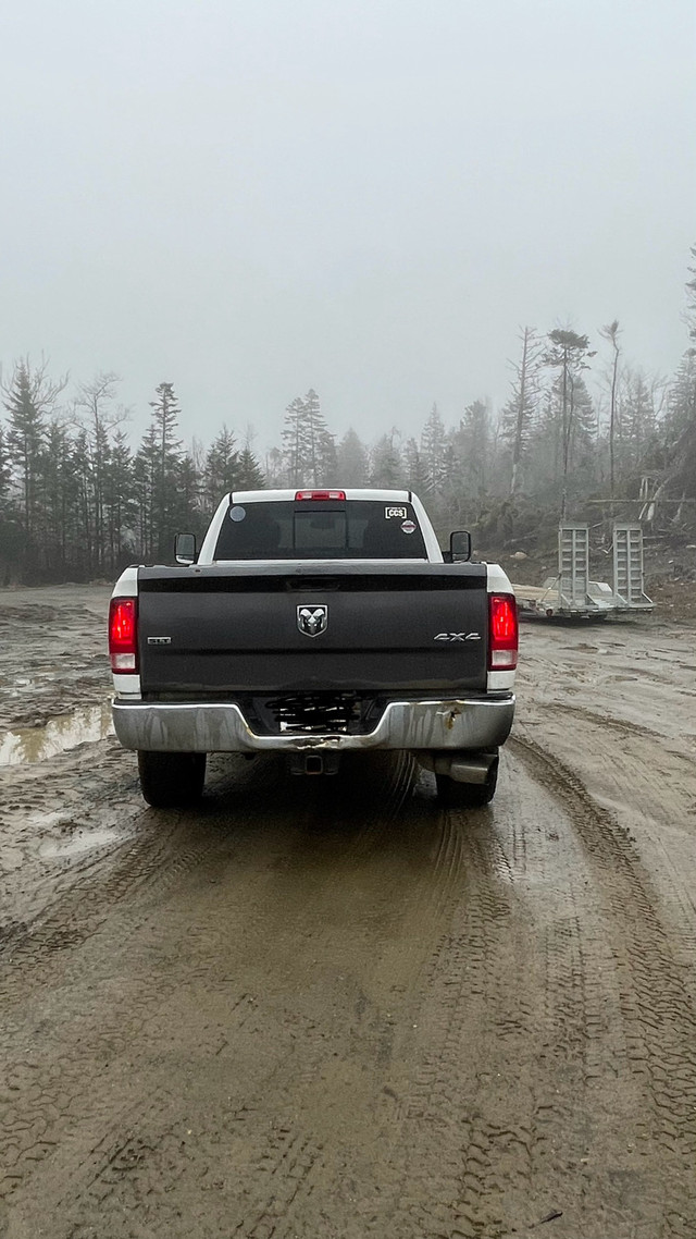 2015 dodge ram 3500 in Cars & Trucks in Cole Harbour - Image 3