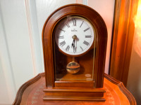 Bulova’s “Hardwick” Walnut Wood Mantle/Table Pendulum Clock 