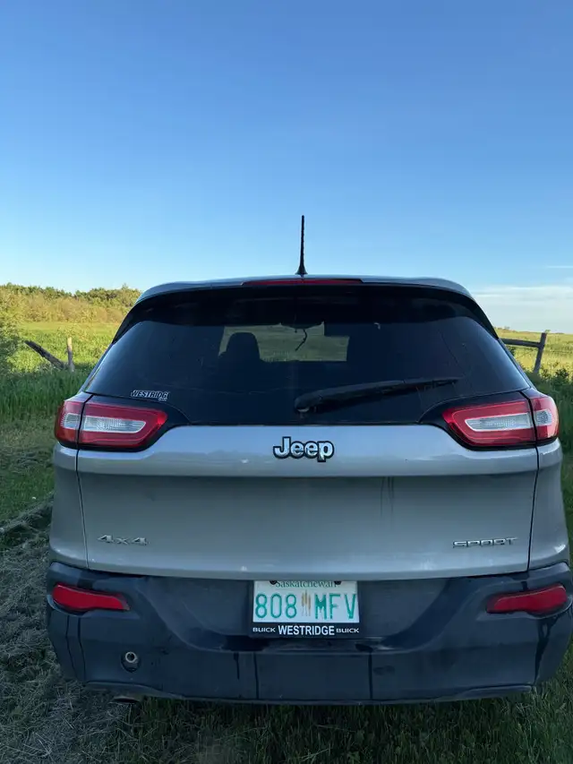2015 Jeep Cherokee 483712969842380802