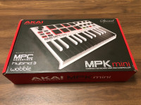 Akai MPK MINI MKII 25-key Keyboard Controller (White)