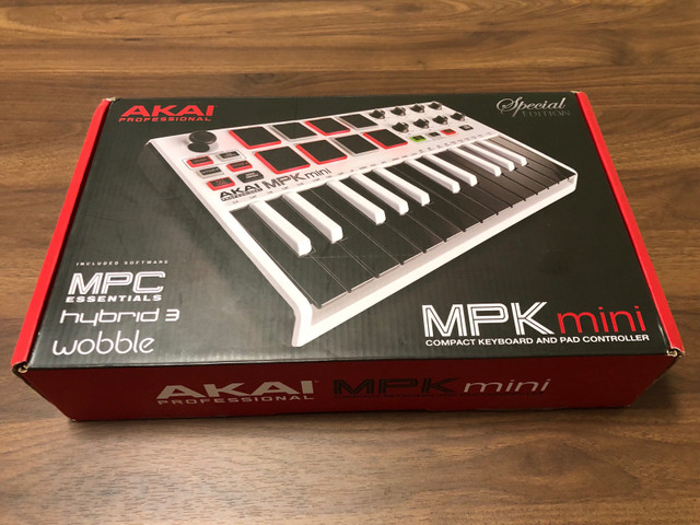 Akai MPK MINI MKII 25-key Keyboard Controller (White) in Pianos & Keyboards in Kitchener / Waterloo