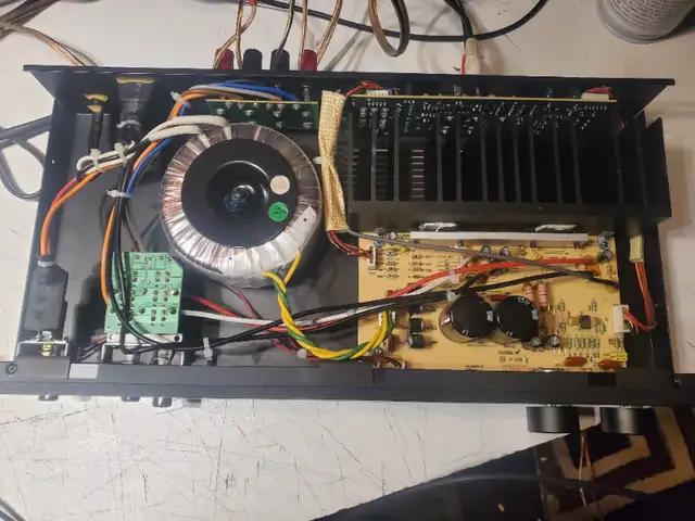AudioSource AMP 100 2-Channel Stereo Power Amplifier in Stereo Systems & Home Theatre in Mississauga / Peel Region - Image 10