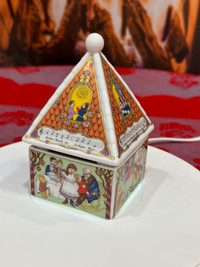 Vintage 2001 Christmas musical box . Made in Germany 
