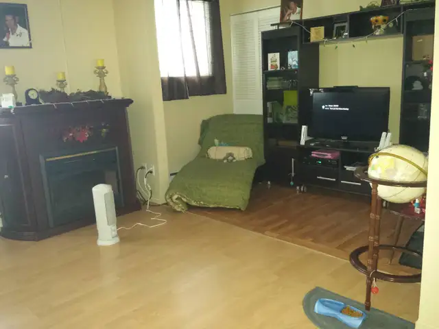 Chambre à louer. Centre-ville de Rivière-du-Loup. in Room Rentals & Roommates in Rimouski / Bas-St-Laurent - Image 5