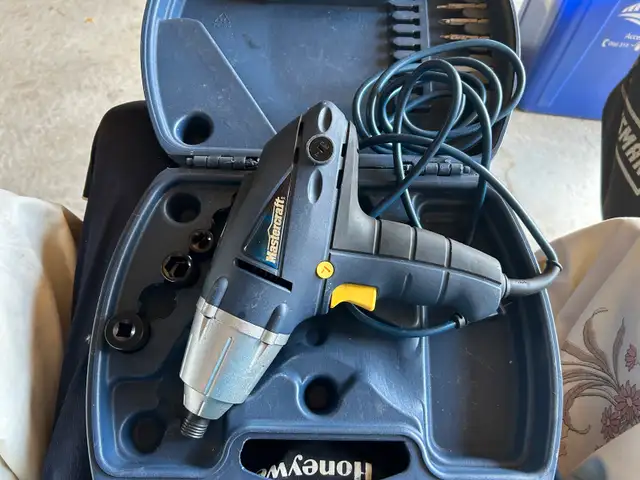 Mastercraft Impact Wrench in Power Tools in Oakville / Halton Region - Image 2