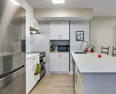 This newly renovated one bedroom apartment in downtown vancouver is available for rent this October...