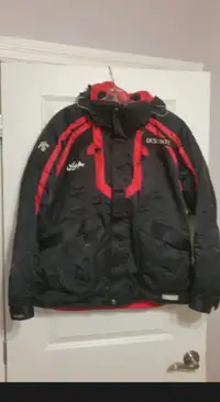Descente Ski Jacket With Hood Men's Size Medium Excellent new co
