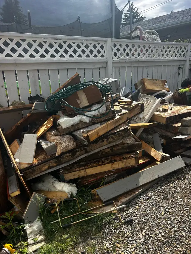 BEST JUNK REMOVAL & FREE METAL PICKUP in Other in Calgary - Image 5