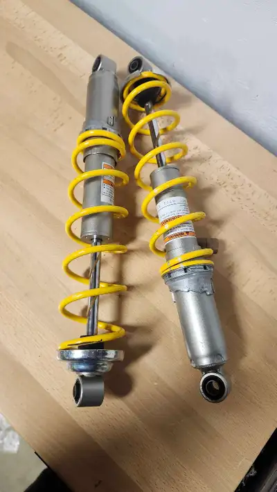 Replacement front shocks for skidoo snowmobiles. In great condition Can meet anywhere in spruce