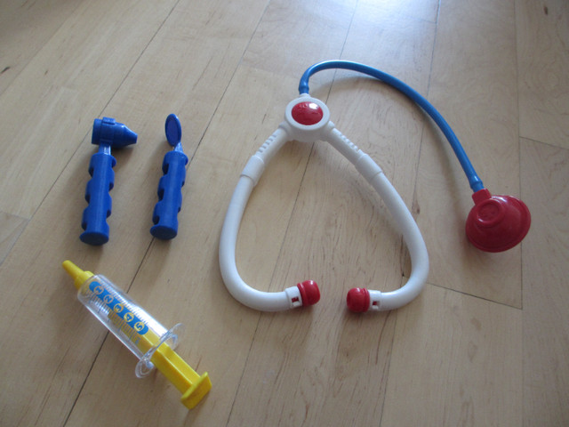 Accessoires jouet médecin (ensemble docteur) (T3) dans Jouets et jeux  à Ville de Montréal - Image 2