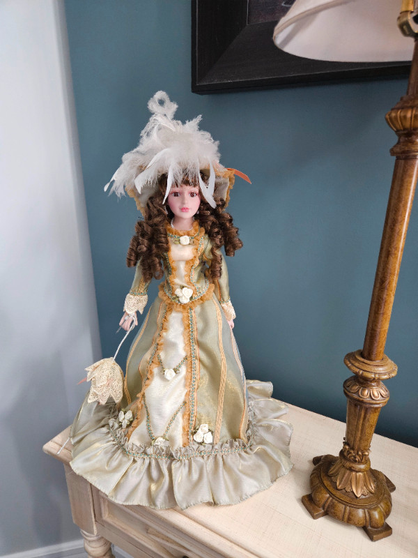 Antique Victorian Porcelain Doll in Arts & Collectibles in Hamilton - Image 3