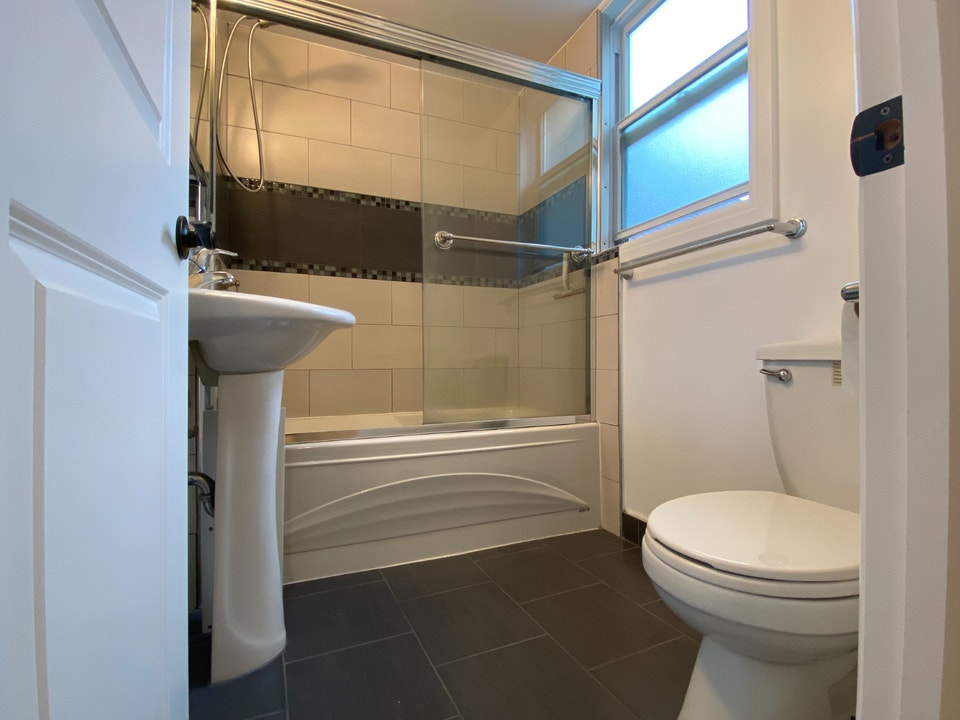 3 1/2 STYLE CONDO SITUER A PARC EXTENSION (CHAUFFER) 5