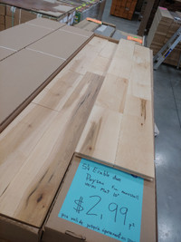 Planchers d'érable  verni mat : $2,99 le pied carré!