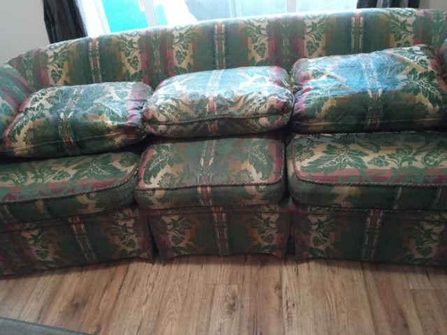 Couches: both single and multiple seats in Couches & Futons in Nanaimo - Image 3