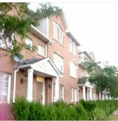 1 Bed 1 Bath - Townhouse 2.8.0.0 E.g.l.i.n.t.o.n A.v.e E, Toronto, ON M.1.J.2.C.8, Canada Main Floor...