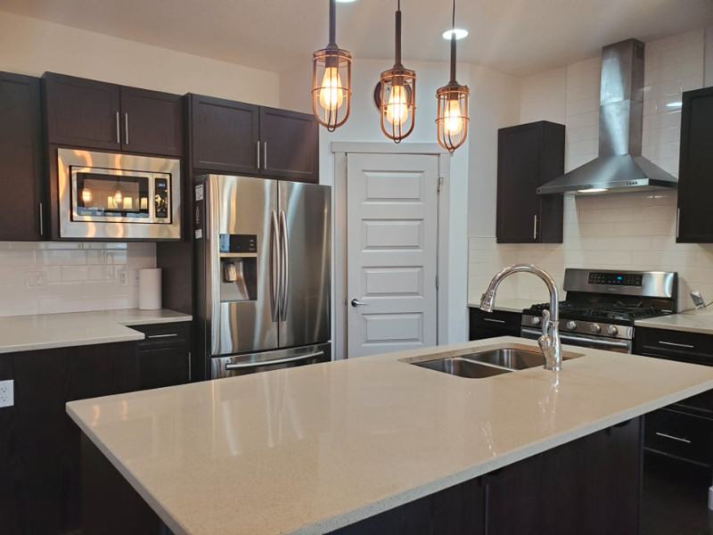 NEW HOME IN WEST EDMONTON GRANVILLE BY SCHOOL AND PARK FOR RENT! Long